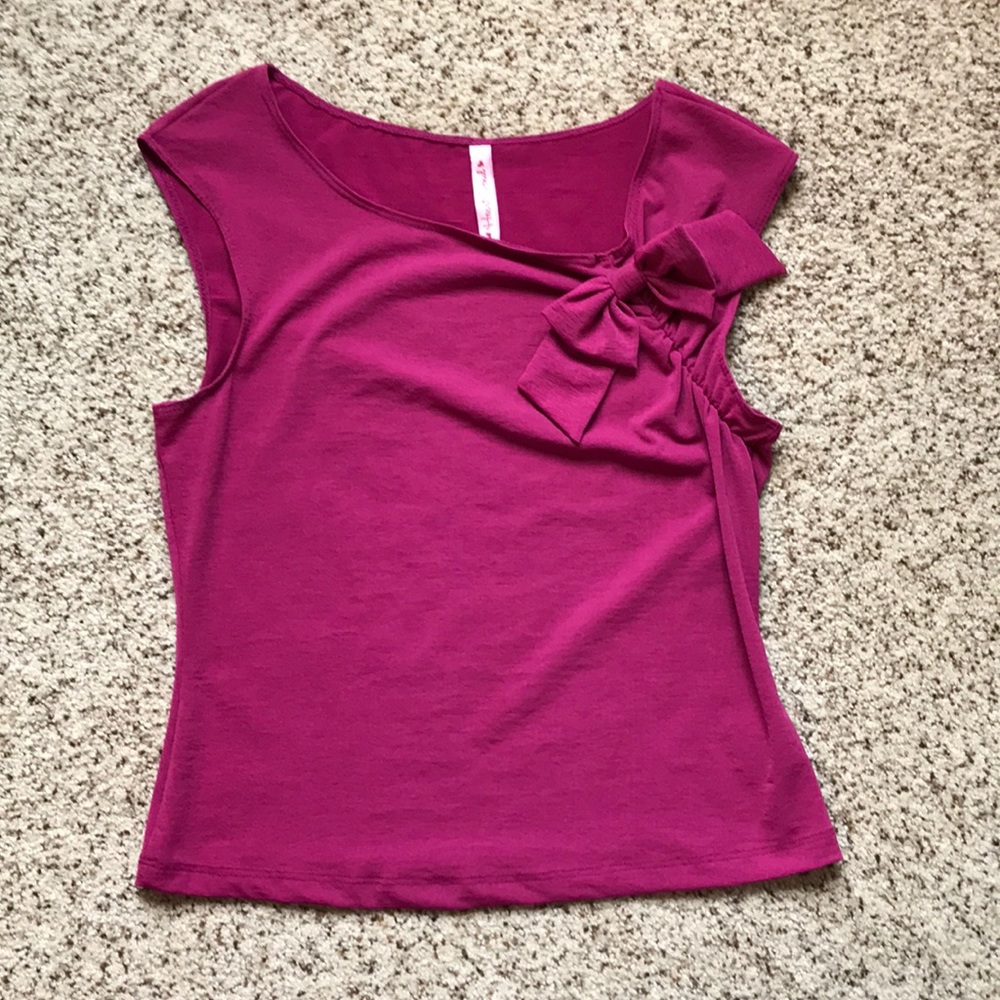 Magenta sleeveless shirt